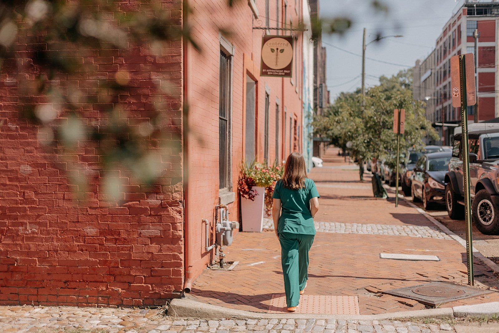 Acupuncture for depression - Acupuncturist walks to work to treat depression patients with acupuncture and TCM herbs